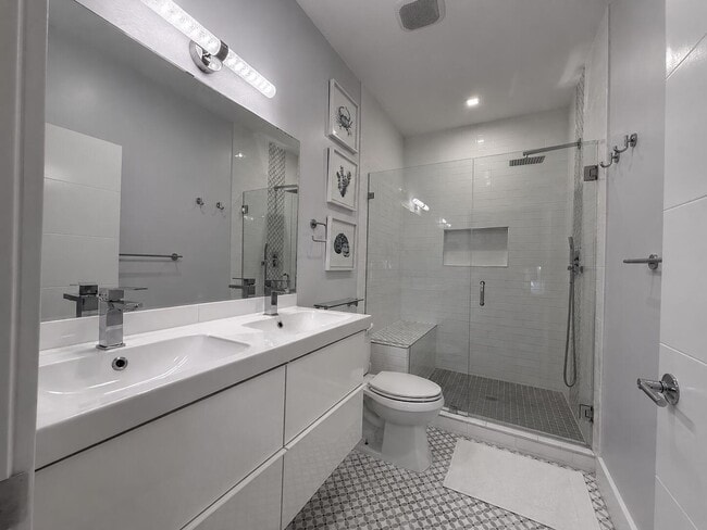 Building Photo - 1021 SW 42nd Terrace