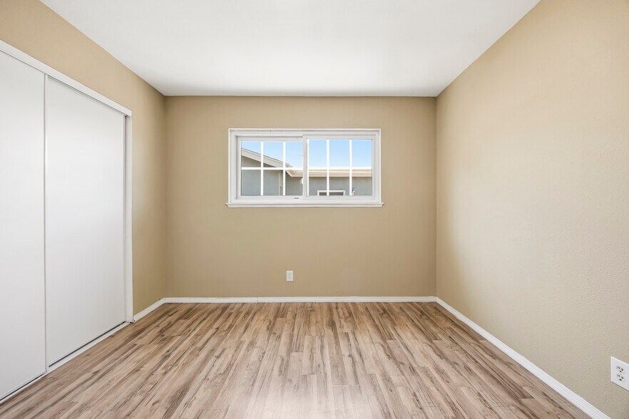 Building Photo - 2958 Rosette St