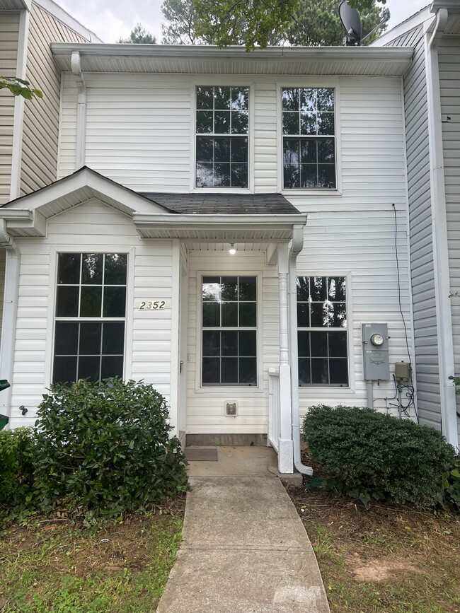 Primary Photo - 2352 Wellington Cir