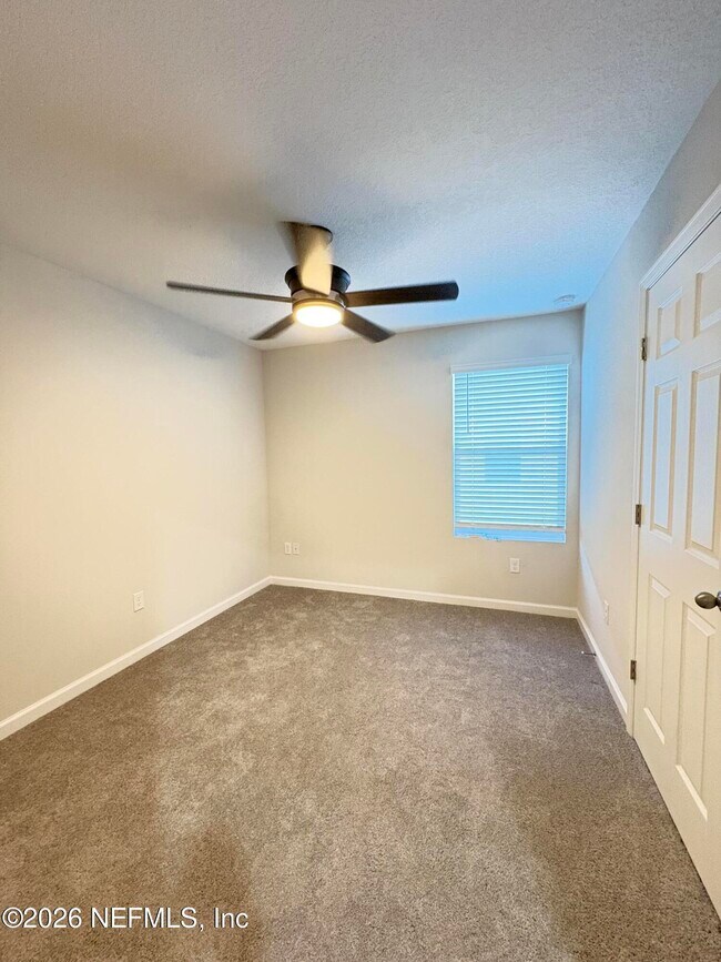 Building Photo - 838 5th Ave S