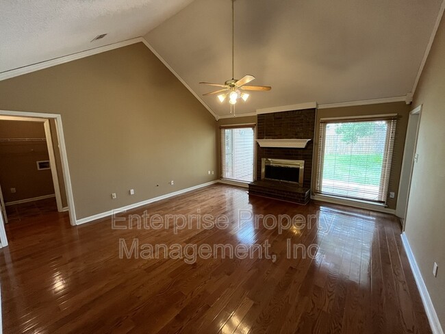 Building Photo - 5503 Kindle Creek Dr