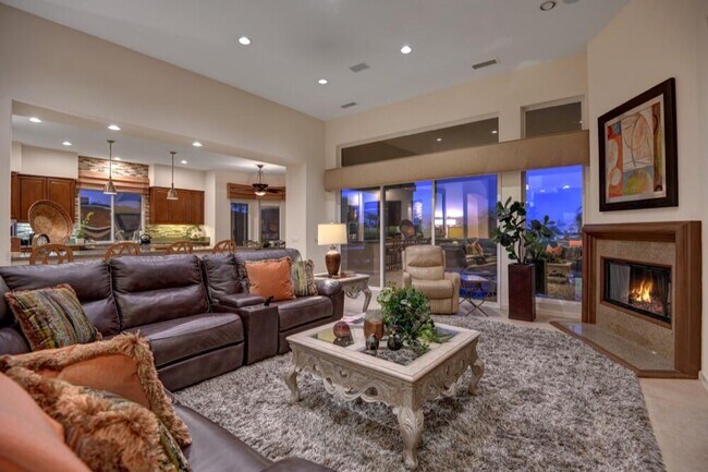 Building Photo - 348 Tomahawk Dr