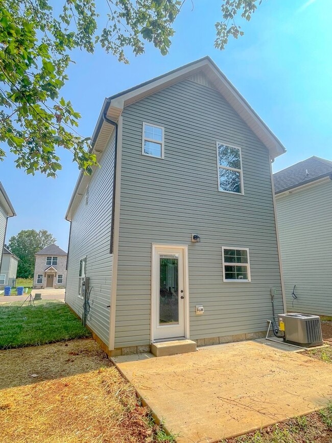 Building Photo - Brand New Home