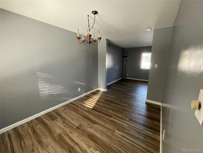 Building Photo - 2833 S Depew St