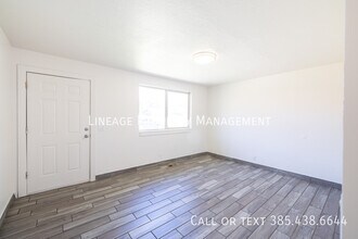 Building Photo - 1223 Emery-B