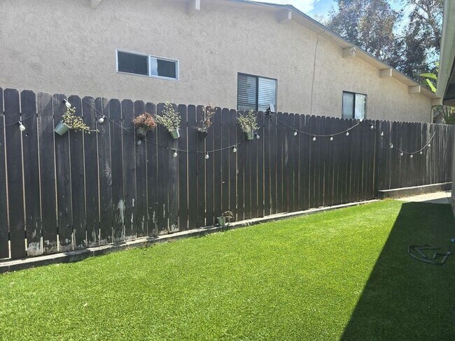 Building Photo - 5539 Baja Dr
