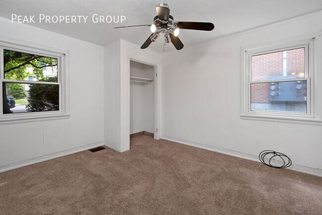 Building Photo - 2533 Ravine St