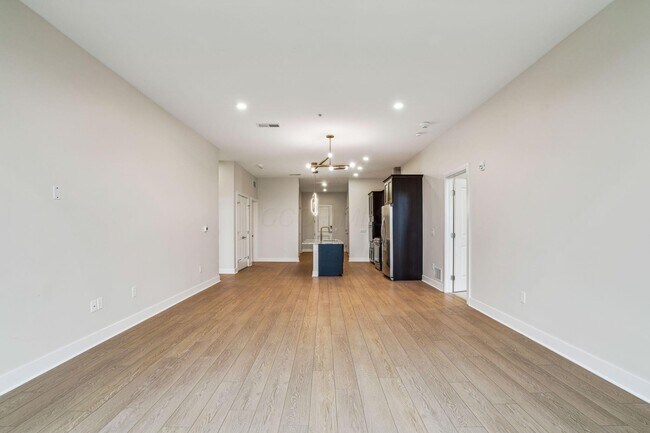 Building Photo - 6745 Longshore St