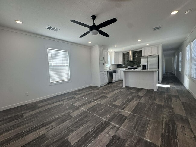 Building Photo - 141 Donatello Rd