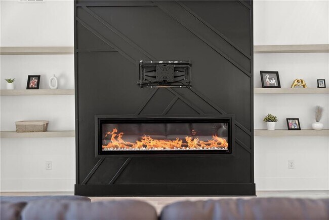 Building Photo - 151 S Pointe Dr