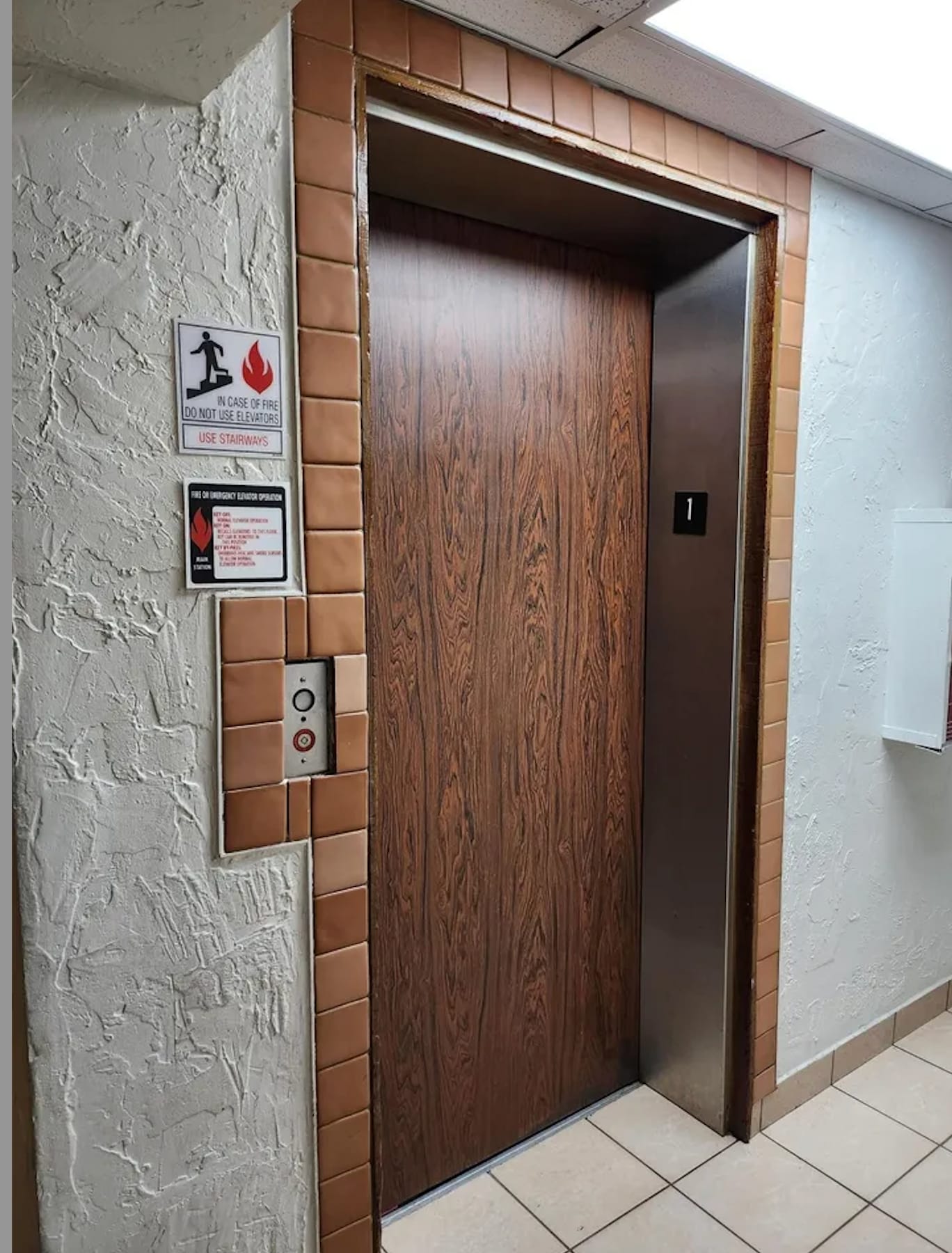 Elevator - 450 NW 20th St