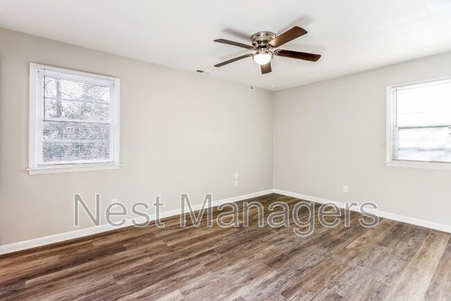 Building Photo - 1089 Essex Pl