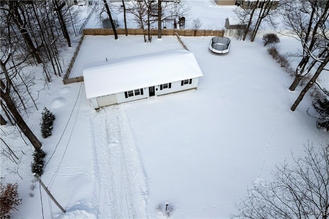 Building Photo - 57 Beechwood Rd