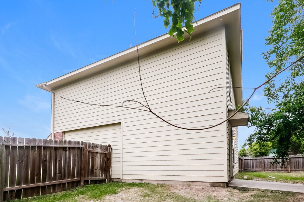 Building Photo - 261 Kellyn Ct