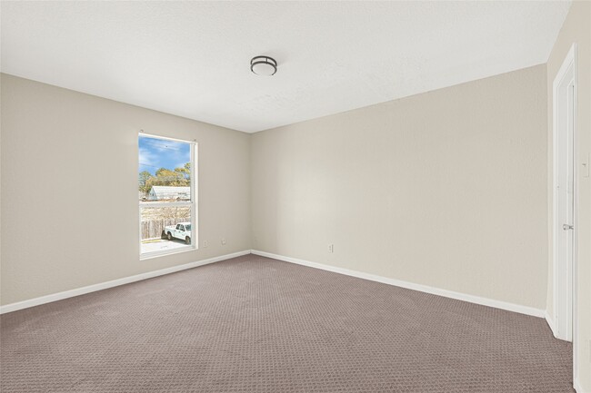 Building Photo - 8100 Creekbend Dr