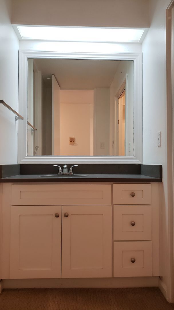 Building Photo - Cozy Studio Condo Available Now at Shelter Creek!