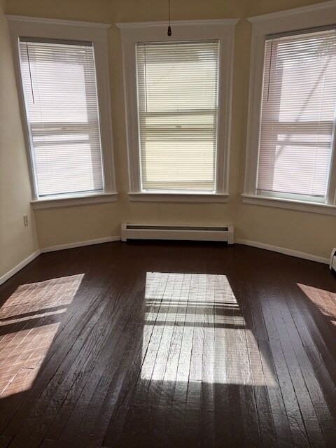 Living room - 485 Valley St