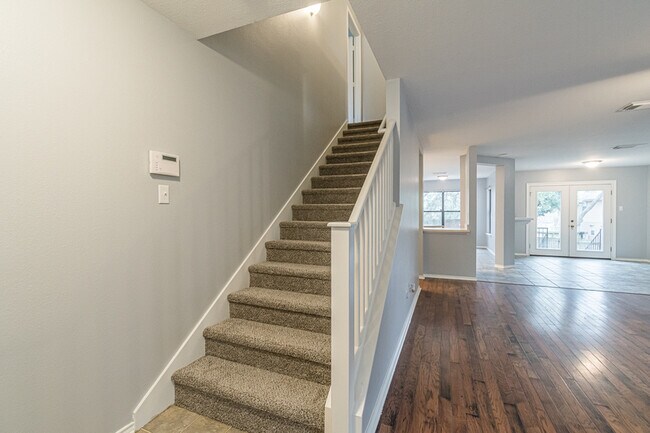 Building Photo - 1519 Jasmine