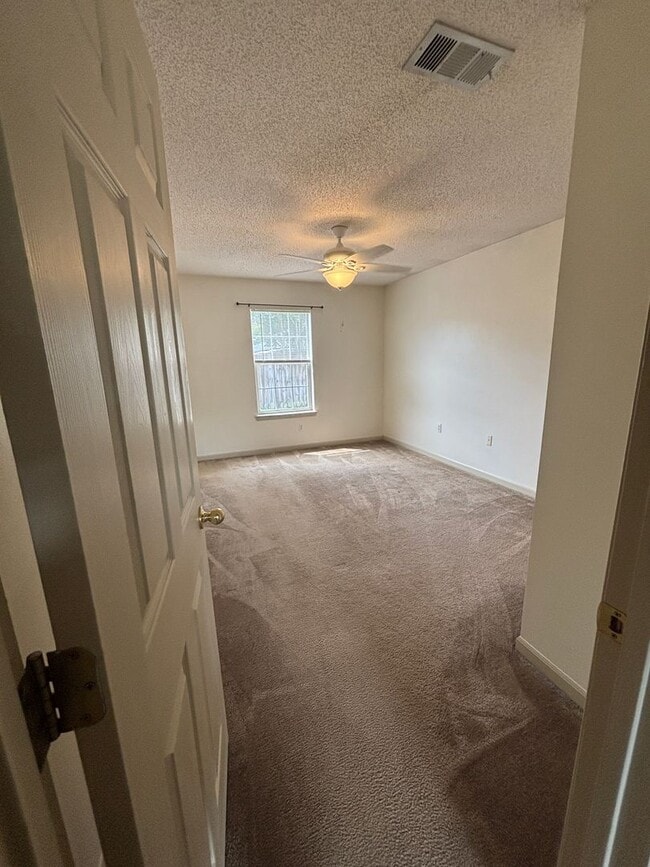 Building Photo - 1129 Ivey Terrace