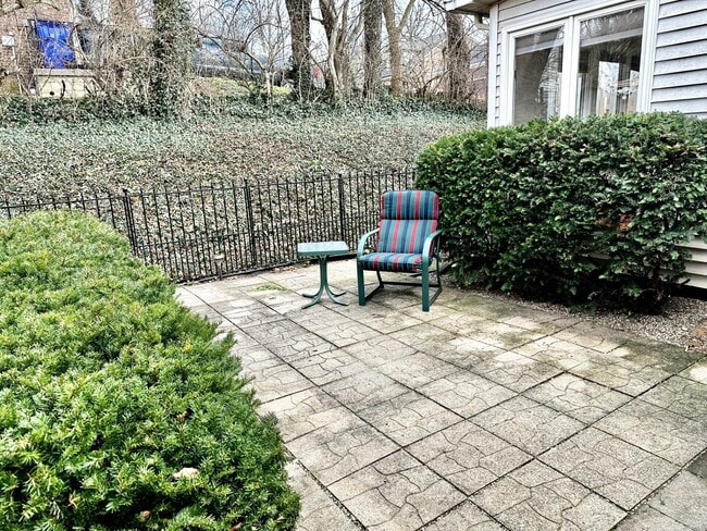 Building Photo - 2948a Candlelight Way