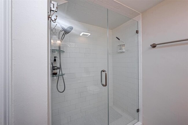 Building Photo - 88 Lakeview Village