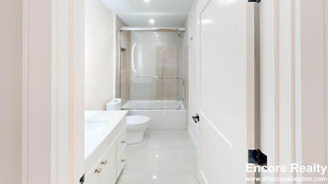 Building Photo - 230 Tremont St