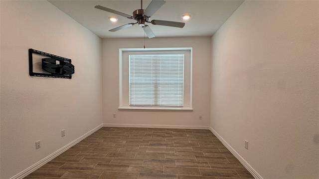 Building Photo - 917 Rosebay Dr