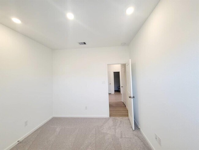 Building Photo - 30326 Centipede Grv Ln