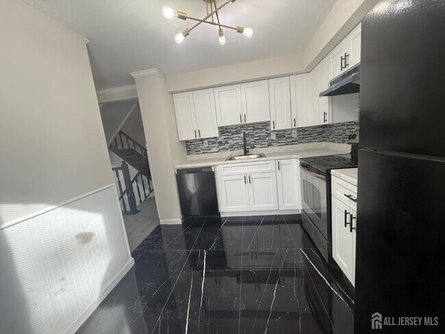 Building Photo - 14 James Cubberly Ct