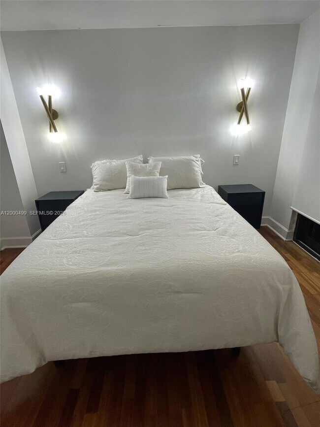 Building Photo - 2333 Brickell Ave