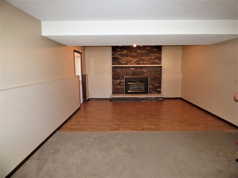 Building Photo - 4022 10th Ave NW
