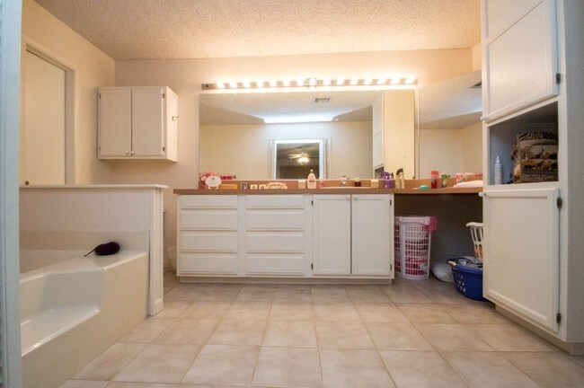 Bathroom - 1702 Glennan Dr
