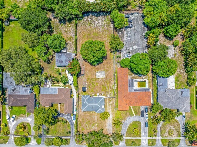 Building Photo - 14120 NW 2nd Ave