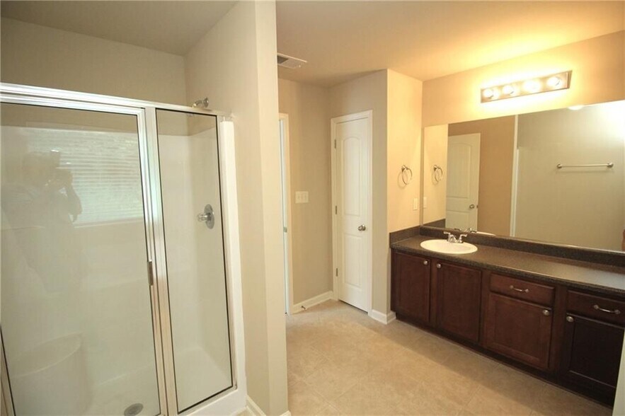Building Photo - 1317 Castleberry Dr