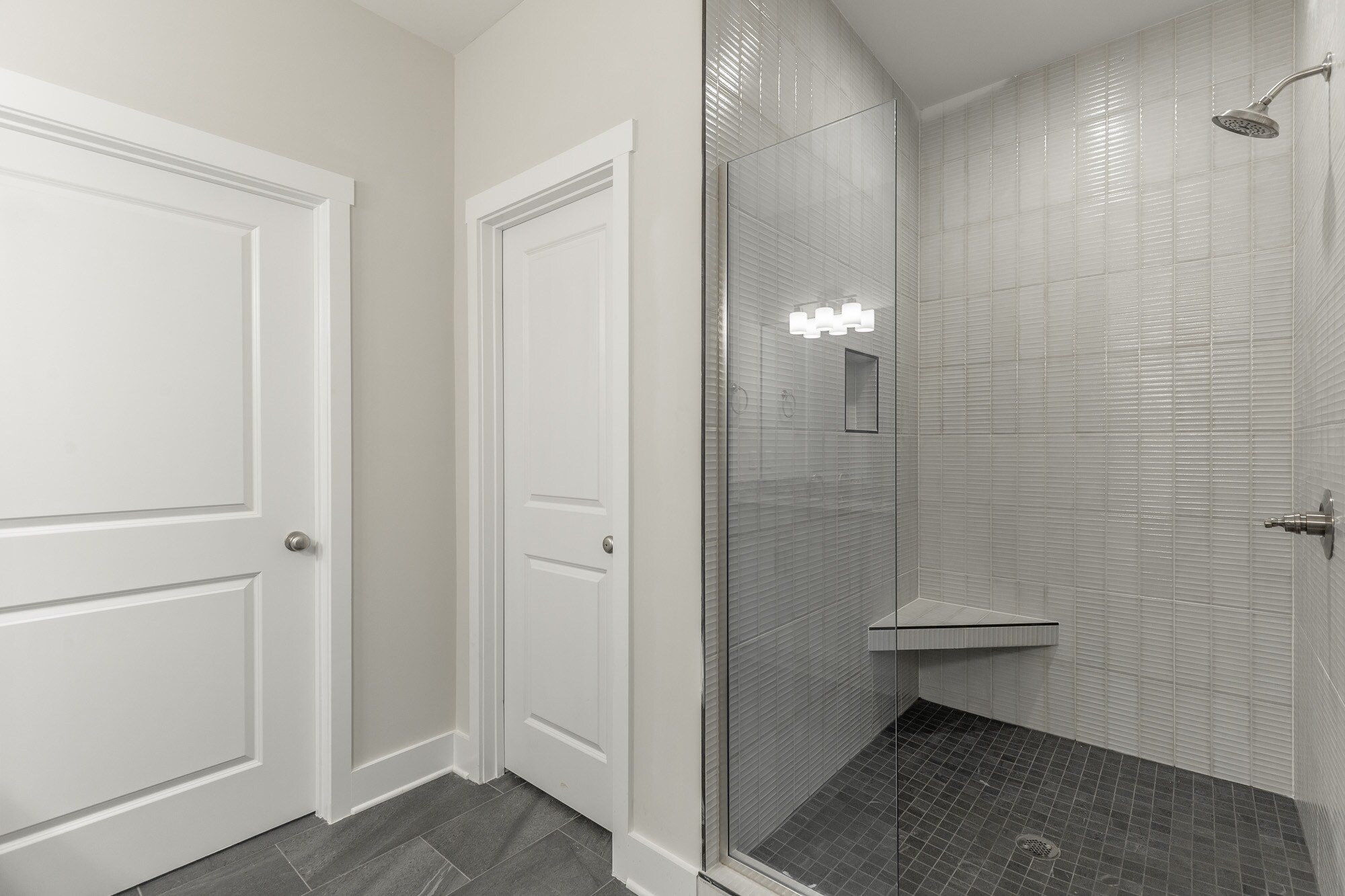 Building Photo - 4688 Heiskell Dr