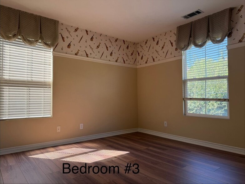 Building Photo - 16333 Fox Hollow Way