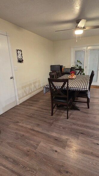 Dinning Room - 4701 S Turnberry Pl