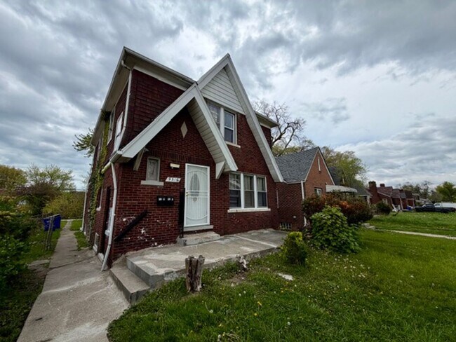 Building Photo - 9516 Wayburn St