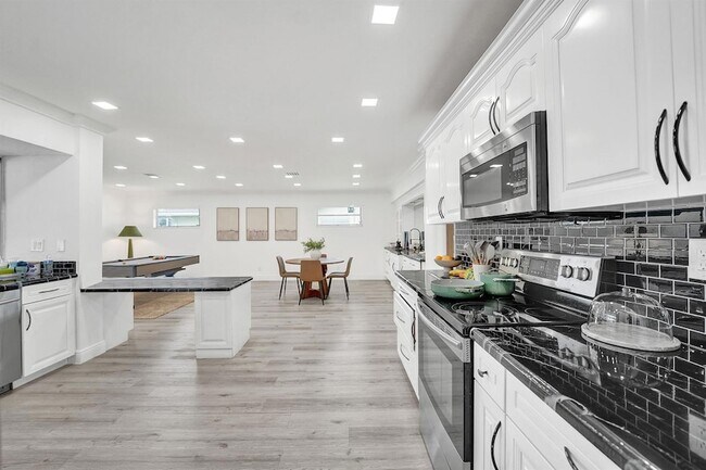 Building Photo - 3630 N 55th Ave