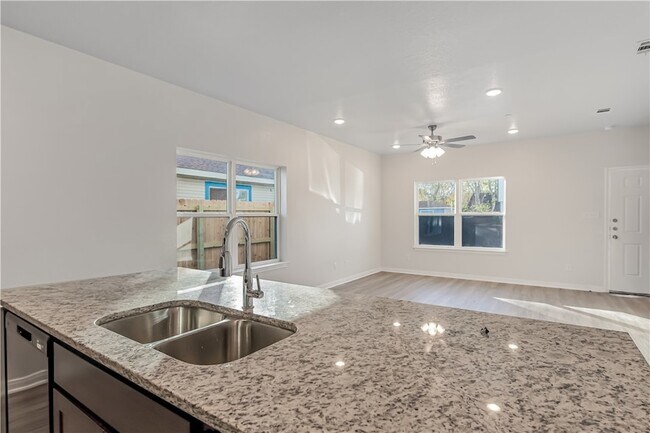 Building Photo - 601 W 24th St