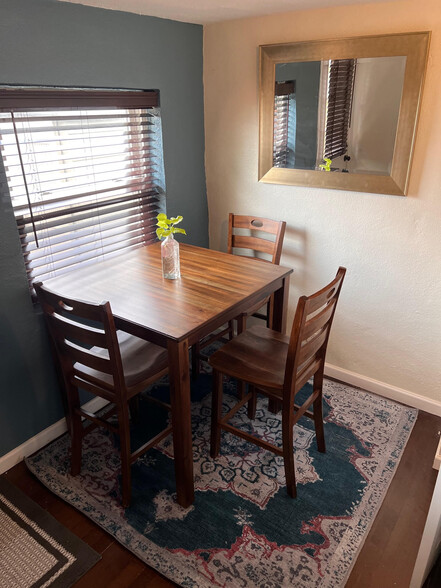 Dining Area - 4220 N Pecos St