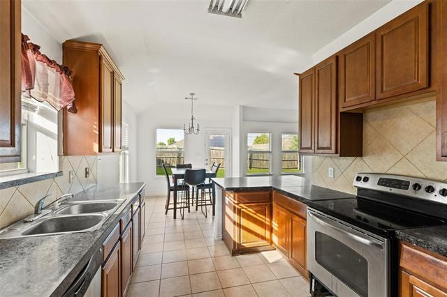 Building Photo - 325 Crosscreek Dr