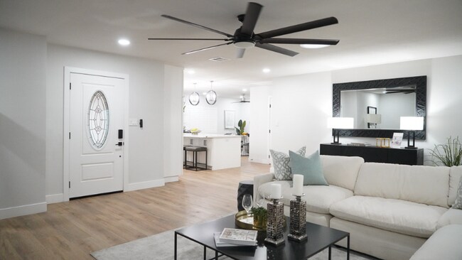 Building Photo - 7707 E Meadowbrook Ave