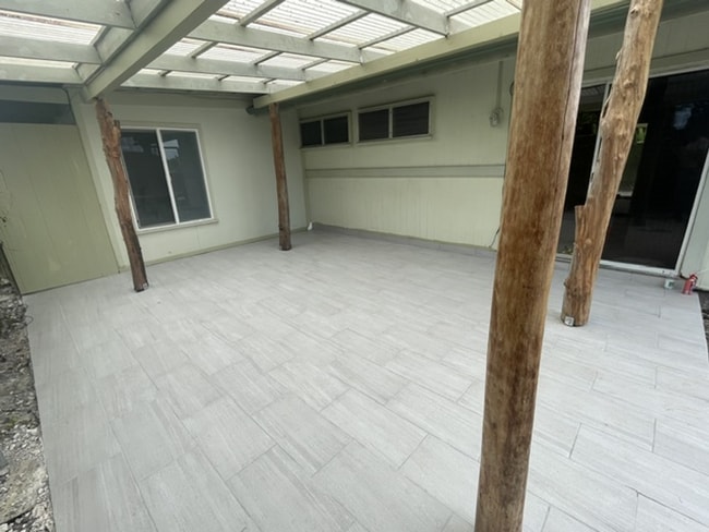 Building Photo - 655A Hinano St