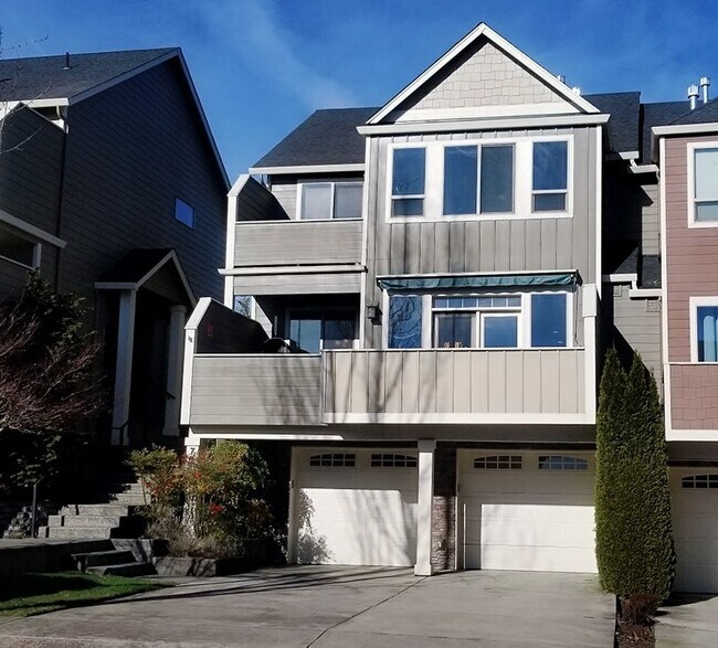 Building Photo - Camas Schools! Stunning Custom Home!  3 Be...