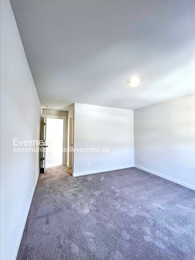 Building Photo - 506 Lyness Dr