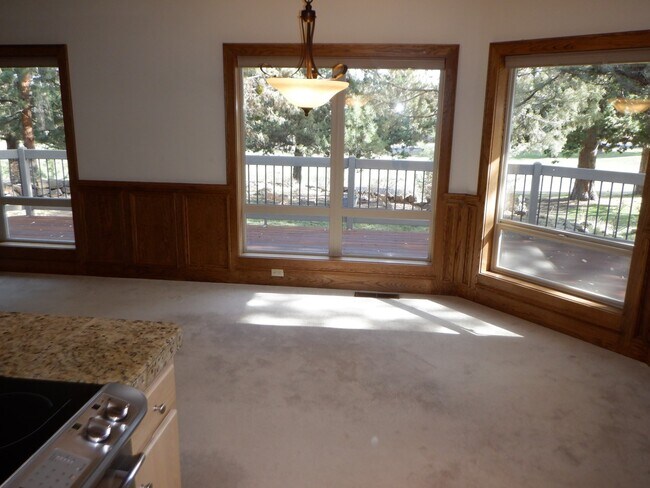 Building Photo - 3 Bed/2 Bath In River's Edge Community - G...