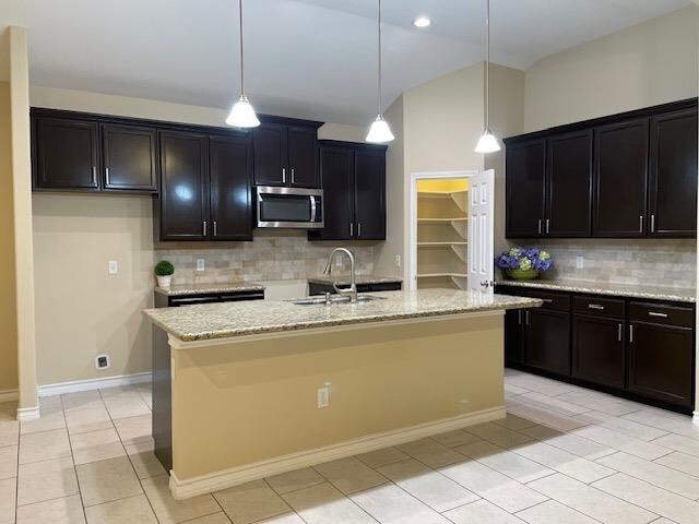 Building Photo - 507 Altozano Dr