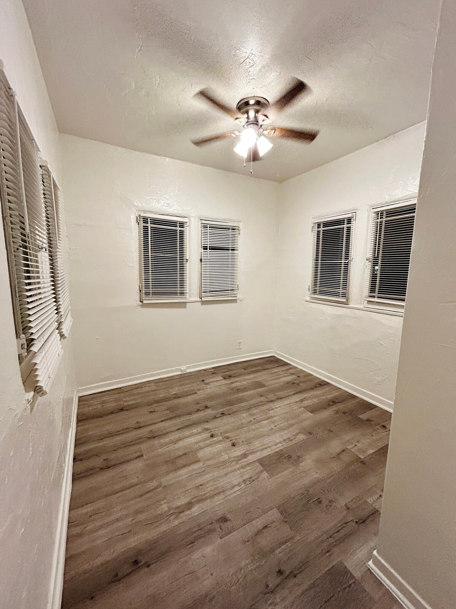 Building Photo - 808 N Poinsettia Pl