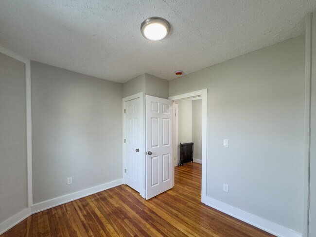 Building Photo - Newly Renovated Single Family available Now!